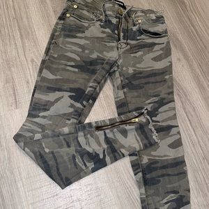 Express camo jeans
